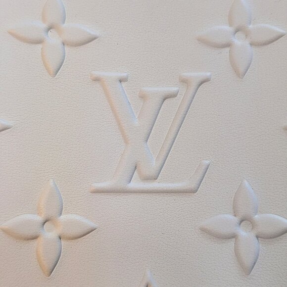 Louis Vuitton White Spring-Summer 2023 Men's Collection Neo Tote - Picture 6 of 16